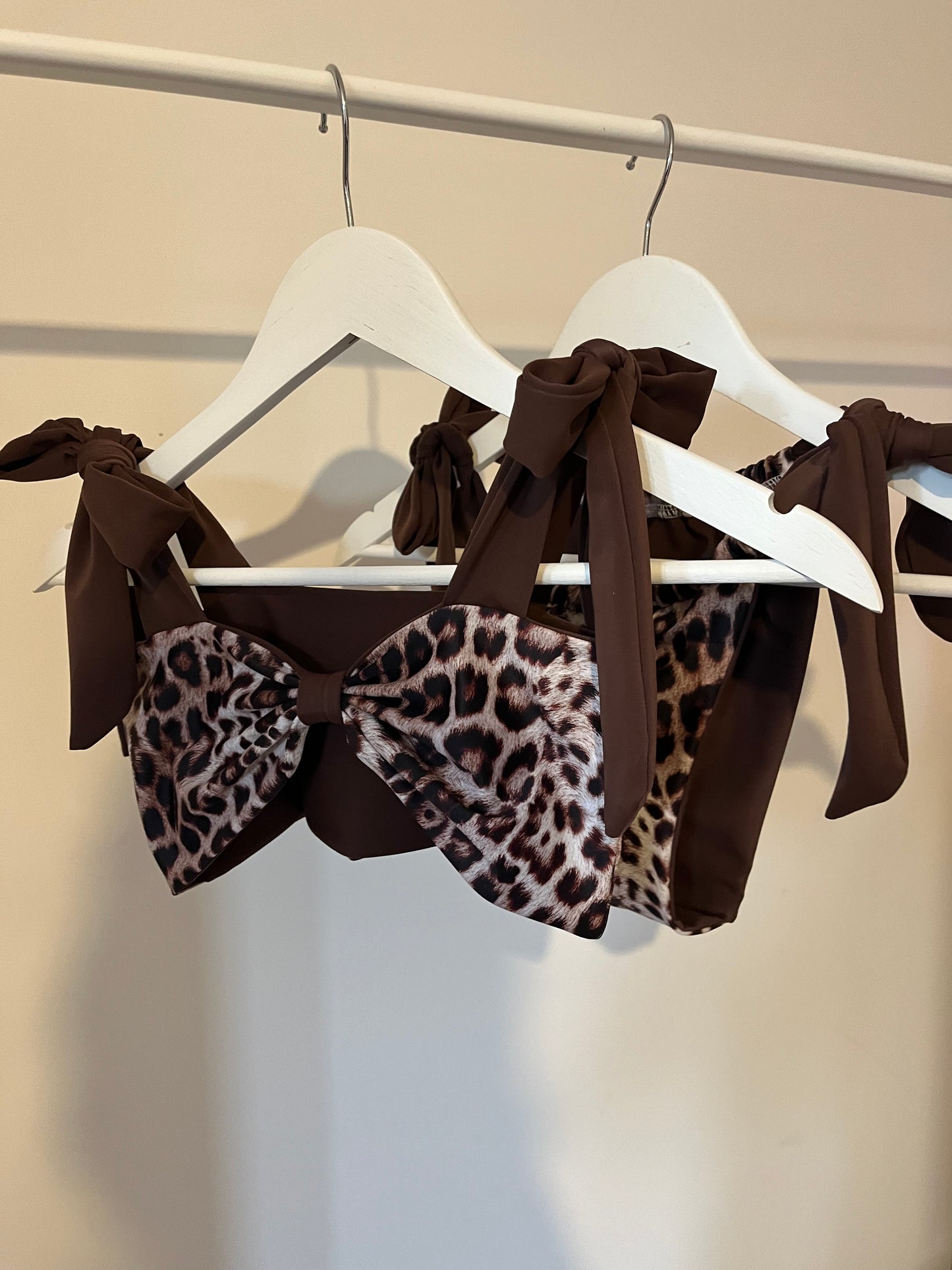 LEOPARD CONTRAST BANDEAU SET